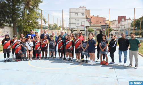 Casablanca: une délégation de la fédération australienne de soccer visite une école de Tibu Africa